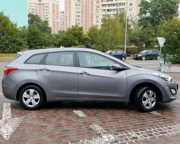Хендай i30 2013 в Киеве на Automoto.ua Серый Хендай i30, объемом двигателя 1.58 л и пробегом 231 тыс. км за 11500 $, фото 2 на Automoto.ua