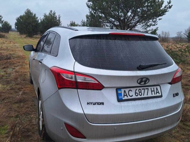 Серый Хендай i30, объемом двигателя 1.4 л и пробегом 262 тыс. км за 7575 $, фото 5 на Automoto.ua