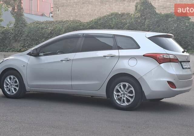 Серый Хендай i30, объемом двигателя 1.6 л и пробегом 147 тыс. км за 11500 $, фото 15 на Automoto.ua