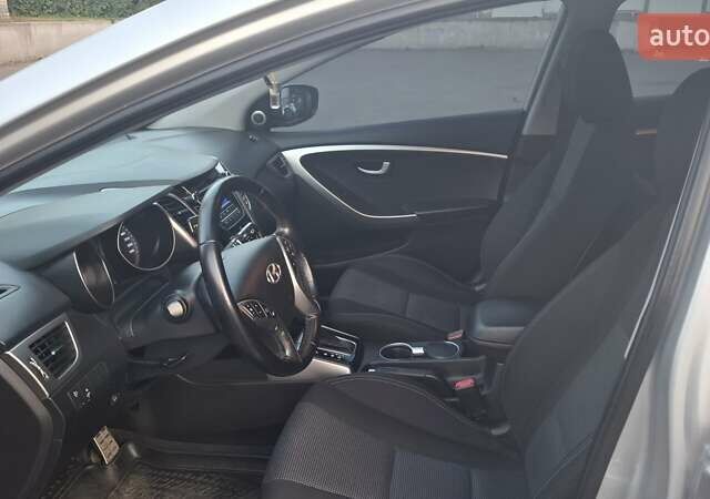 Серый Хендай i30, объемом двигателя 1.6 л и пробегом 147 тыс. км за 11500 $, фото 33 на Automoto.ua