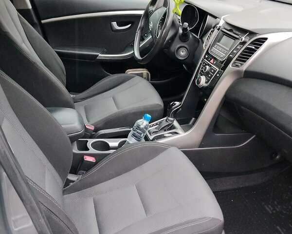Хендай i30 2013 в Киеве на Automoto.ua Серый Хендай i30, объемом двигателя 1.58 л и пробегом 231 тыс. км за 11500 $, фото 10 на Automoto.ua
