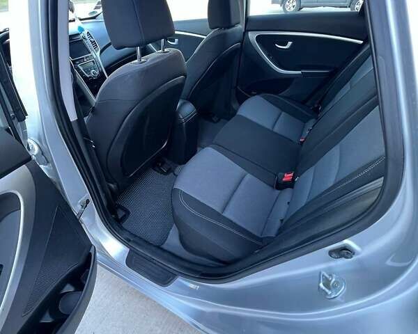 Сірий Хендай i30, об'ємом двигуна 1.58 л та пробігом 190 тис. км за 8999 $, фото 23 на Automoto.ua