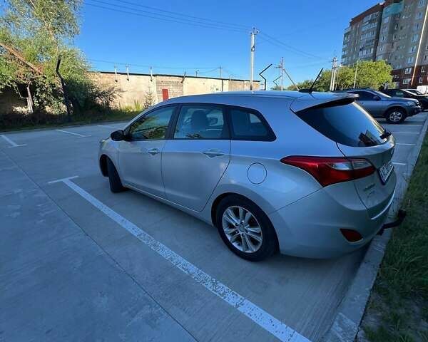 Сірий Хендай i30, об'ємом двигуна 1.58 л та пробігом 190 тис. км за 8999 $, фото 8 на Automoto.ua