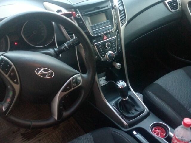 Сірий Хендай i30, об'ємом двигуна 1.6 л та пробігом 161 тис. км за 8700 $, фото 8 на Automoto.ua