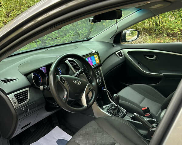 Серый Хендай i30, объемом двигателя 1.6 л и пробегом 208 тыс. км за 8500 $, фото 9 на Automoto.ua