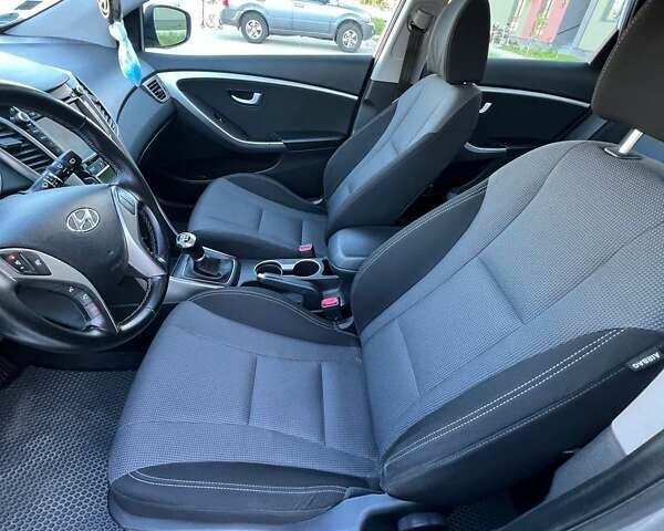 Сірий Хендай i30, об'ємом двигуна 1.58 л та пробігом 190 тис. км за 8999 $, фото 20 на Automoto.ua