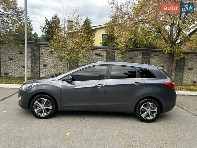Сірий Хендай i30, об'ємом двигуна 1.58 л та пробігом 150 тис. км за 9800 $, фото 9 на Automoto.ua