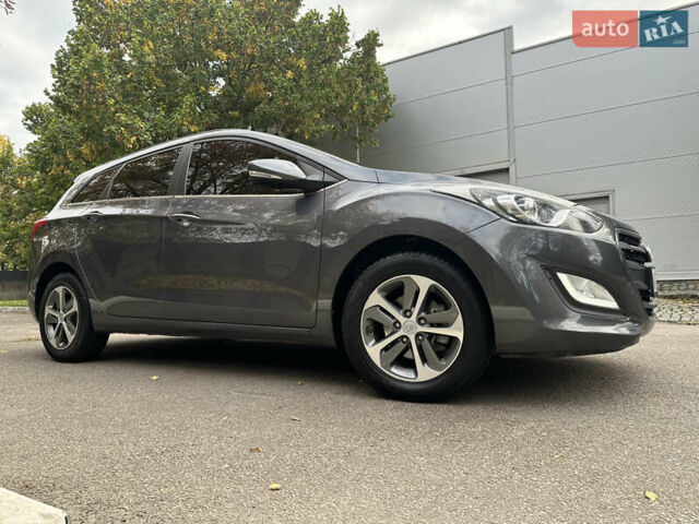 Сірий Хендай i30, об'ємом двигуна 1.58 л та пробігом 150 тис. км за 9800 $, фото 33 на Automoto.ua