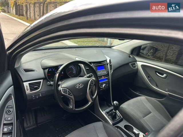 Сірий Хендай i30, об'ємом двигуна 1.58 л та пробігом 150 тис. км за 9800 $, фото 55 на Automoto.ua