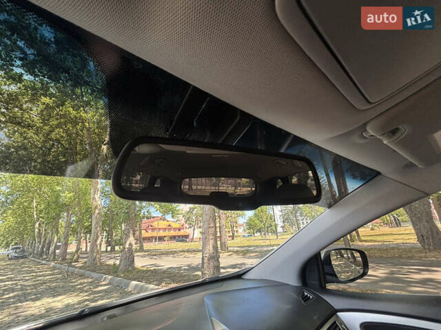 Серый Хендай i30, объемом двигателя 1.58 л и пробегом 250 тыс. км за 10500 $, фото 3 на Automoto.ua