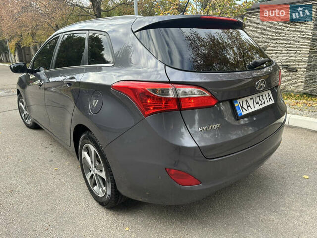 Сірий Хендай i30, об'ємом двигуна 1.58 л та пробігом 150 тис. км за 9800 $, фото 40 на Automoto.ua