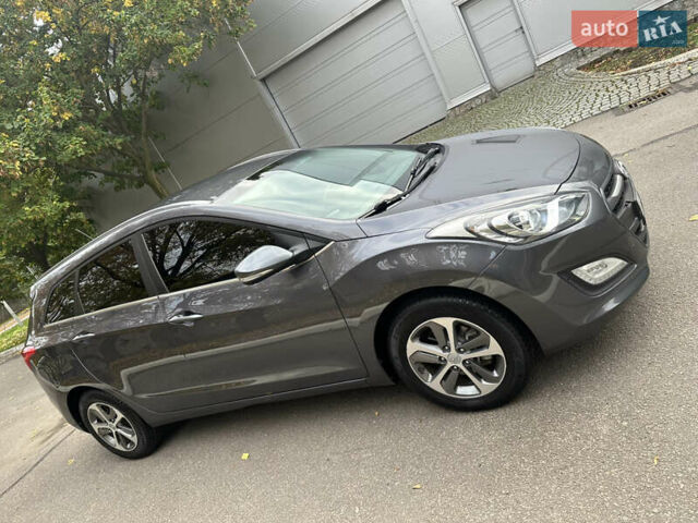 Сірий Хендай i30, об'ємом двигуна 1.58 л та пробігом 150 тис. км за 9800 $, фото 26 на Automoto.ua