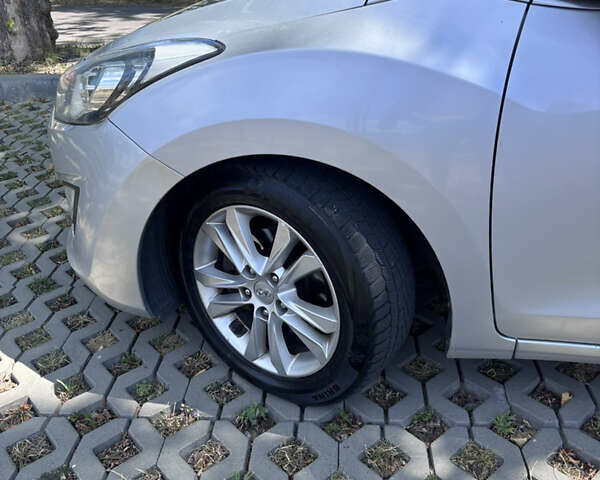 Серый Хендай i30, объемом двигателя 1.58 л и пробегом 250 тыс. км за 10500 $, фото 8 на Automoto.ua