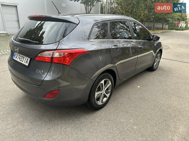 Сірий Хендай i30, об'ємом двигуна 1.58 л та пробігом 150 тис. км за 9800 $, фото 7 на Automoto.ua