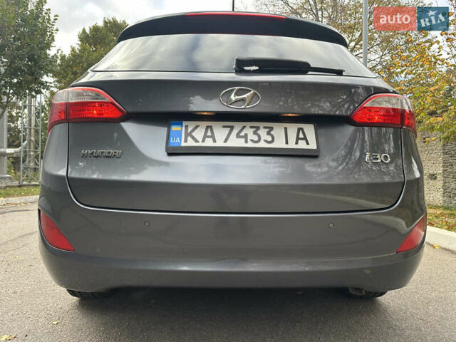 Сірий Хендай i30, об'ємом двигуна 1.58 л та пробігом 150 тис. км за 9800 $, фото 18 на Automoto.ua