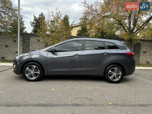 Сірий Хендай i30, об'ємом двигуна 1.58 л та пробігом 150 тис. км за 9800 $, фото 12 на Automoto.ua