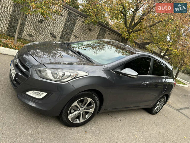 Сірий Хендай i30, об'ємом двигуна 1.58 л та пробігом 150 тис. км за 9800 $, фото 30 на Automoto.ua