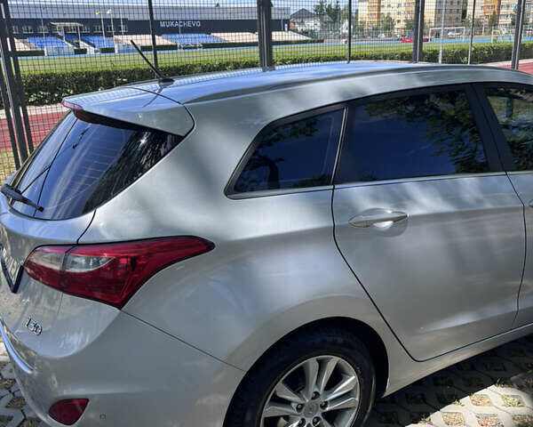 Серый Хендай i30, объемом двигателя 1.58 л и пробегом 250 тыс. км за 10500 $, фото 15 на Automoto.ua