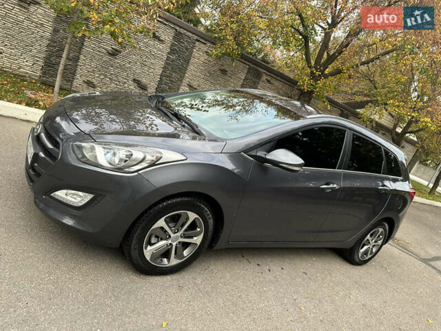Сірий Хендай i30, об'ємом двигуна 1.58 л та пробігом 150 тис. км за 9800 $, фото 8 на Automoto.ua