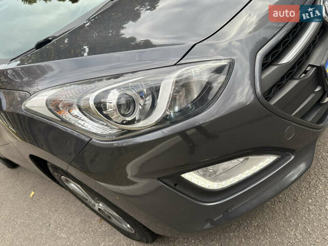 Сірий Хендай i30, об'ємом двигуна 1.58 л та пробігом 150 тис. км за 9800 $, фото 29 на Automoto.ua