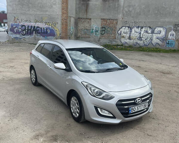 Сірий Хендай i30, об'ємом двигуна 1.4 л та пробігом 220 тис. км за 9900 $, фото 26 на Automoto.ua