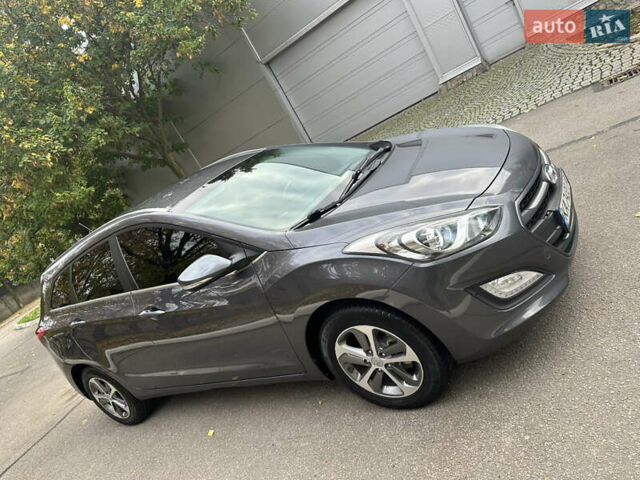 Сірий Хендай i30, об'ємом двигуна 1.58 л та пробігом 150 тис. км за 9800 $, фото 27 на Automoto.ua