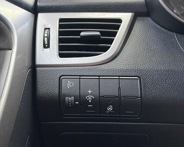 Серый Хендай i30, объемом двигателя 1.58 л и пробегом 250 тыс. км за 10500 $, фото 1 на Automoto.ua