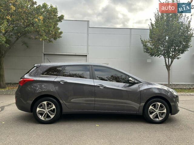 Сірий Хендай i30, об'ємом двигуна 1.58 л та пробігом 150 тис. км за 9800 $, фото 25 на Automoto.ua