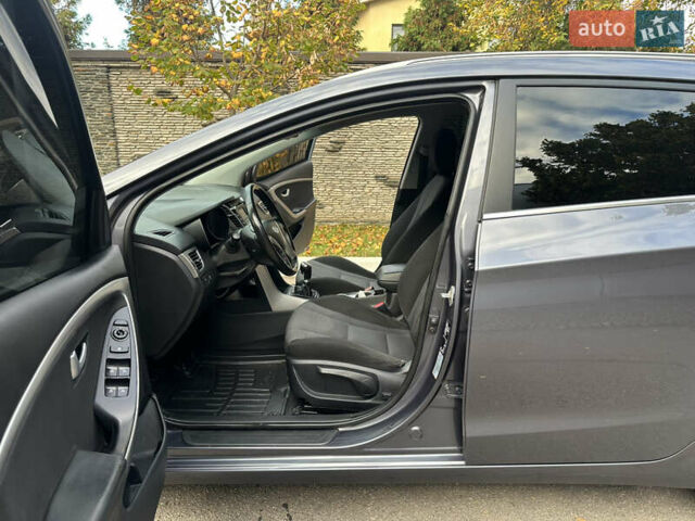 Сірий Хендай i30, об'ємом двигуна 1.58 л та пробігом 150 тис. км за 9800 $, фото 61 на Automoto.ua