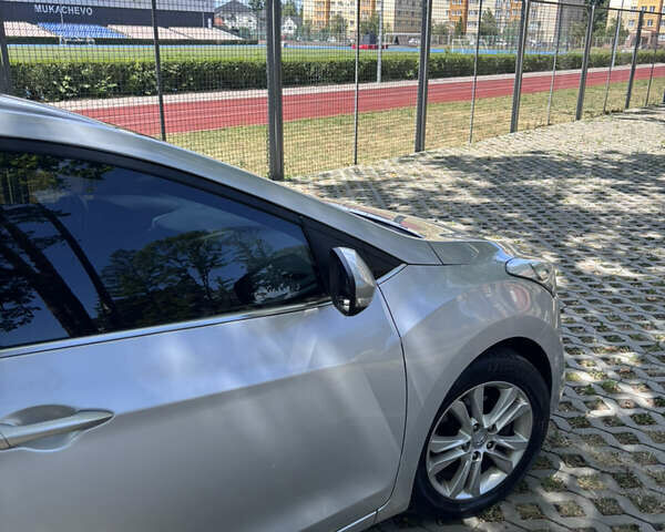 Серый Хендай i30, объемом двигателя 1.58 л и пробегом 250 тыс. км за 10500 $, фото 14 на Automoto.ua