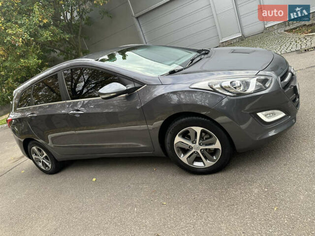 Сірий Хендай i30, об'ємом двигуна 1.58 л та пробігом 150 тис. км за 9800 $, фото 36 на Automoto.ua