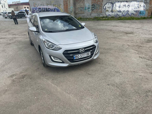 Сірий Хендай i30, об'ємом двигуна 1.4 л та пробігом 220 тис. км за 9900 $, фото 1 на Automoto.ua