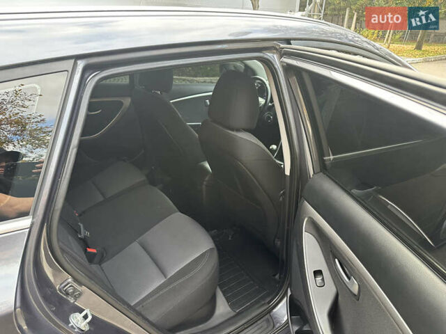 Сірий Хендай i30, об'ємом двигуна 1.58 л та пробігом 150 тис. км за 9800 $, фото 46 на Automoto.ua