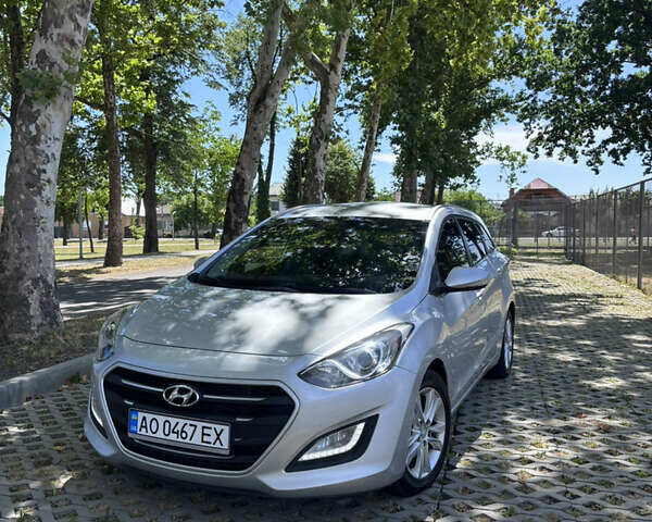 Серый Хендай i30, объемом двигателя 1.58 л и пробегом 250 тыс. км за 10500 $, фото 21 на Automoto.ua