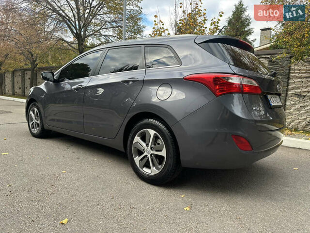 Сірий Хендай i30, об'ємом двигуна 1.58 л та пробігом 150 тис. км за 9800 $, фото 14 на Automoto.ua