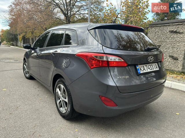 Сірий Хендай i30, об'ємом двигуна 1.58 л та пробігом 150 тис. км за 9800 $, фото 38 на Automoto.ua