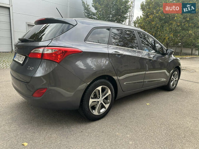 Сірий Хендай i30, об'ємом двигуна 1.58 л та пробігом 150 тис. км за 9800 $, фото 19 на Automoto.ua