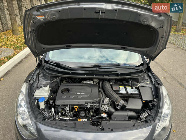 Сірий Хендай i30, об'ємом двигуна 1.58 л та пробігом 150 тис. км за 9800 $, фото 41 на Automoto.ua