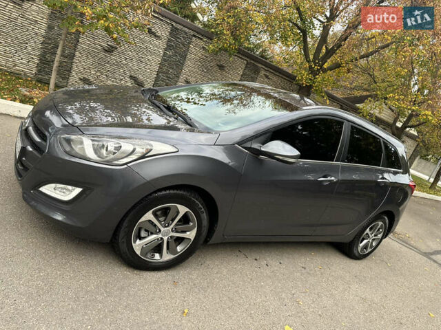 Сірий Хендай i30, об'ємом двигуна 1.58 л та пробігом 150 тис. км за 9800 $, фото 31 на Automoto.ua
