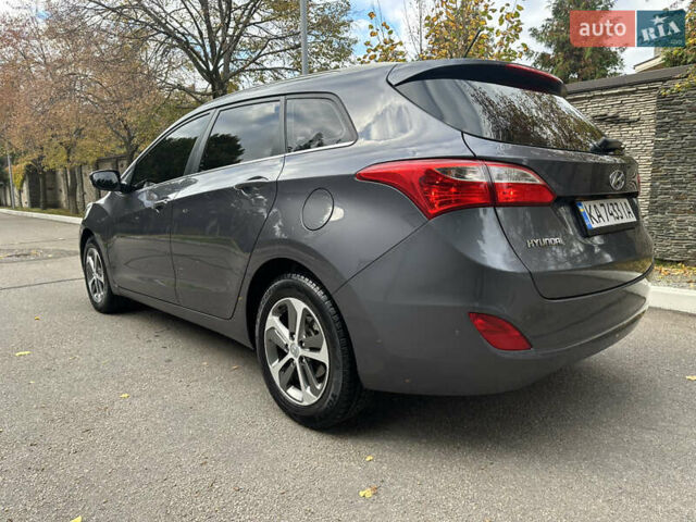 Сірий Хендай i30, об'ємом двигуна 1.58 л та пробігом 150 тис. км за 9800 $, фото 16 на Automoto.ua