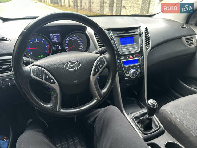 Сірий Хендай i30, об'ємом двигуна 1.58 л та пробігом 150 тис. км за 9800 $, фото 63 на Automoto.ua