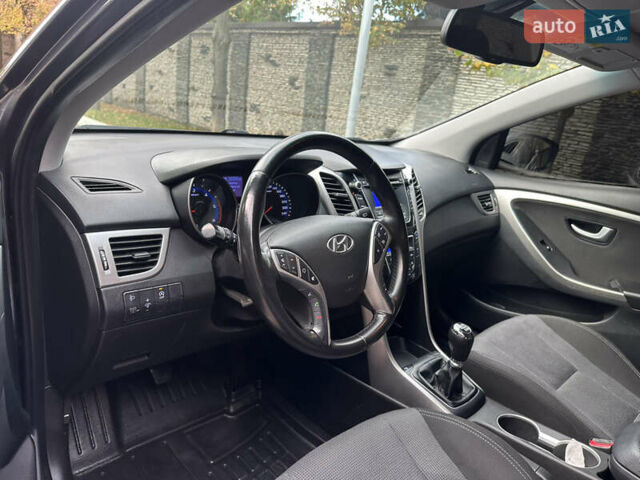 Сірий Хендай i30, об'ємом двигуна 1.58 л та пробігом 150 тис. км за 9800 $, фото 42 на Automoto.ua