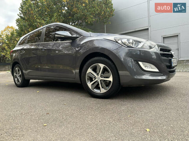 Сірий Хендай i30, об'ємом двигуна 1.58 л та пробігом 150 тис. км за 9800 $, фото 34 на Automoto.ua