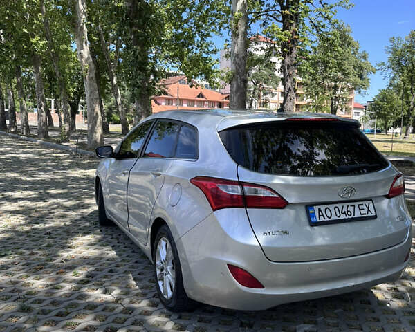 Серый Хендай i30, объемом двигателя 1.58 л и пробегом 250 тыс. км за 10500 $, фото 18 на Automoto.ua