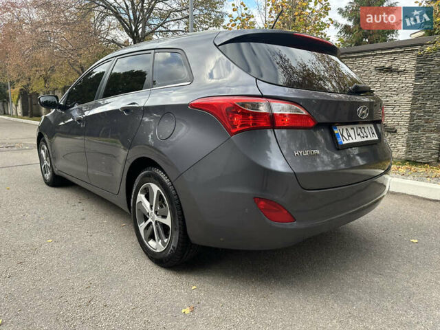 Сірий Хендай i30, об'ємом двигуна 1.58 л та пробігом 150 тис. км за 9800 $, фото 15 на Automoto.ua