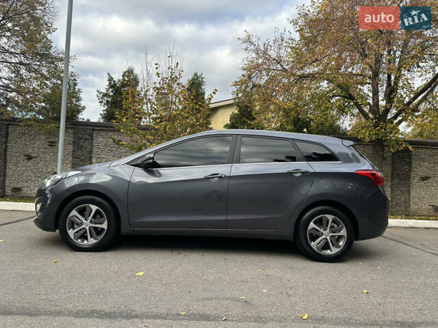 Сірий Хендай i30, об'ємом двигуна 1.58 л та пробігом 150 тис. км за 9800 $, фото 11 на Automoto.ua