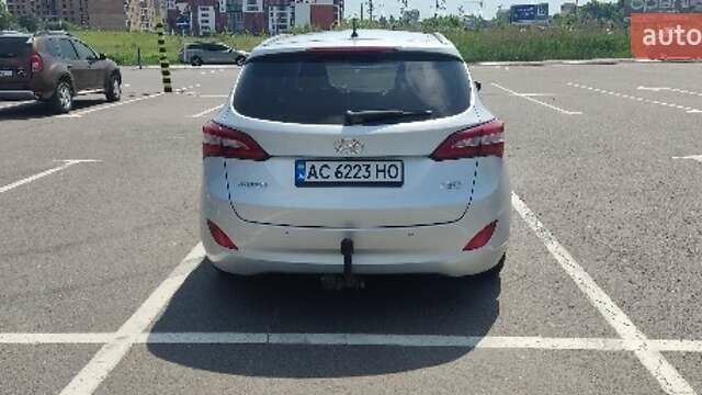 Серый Хендай i30, объемом двигателя 1.58 л и пробегом 179 тыс. км за 10500 $, фото 4 на Automoto.ua