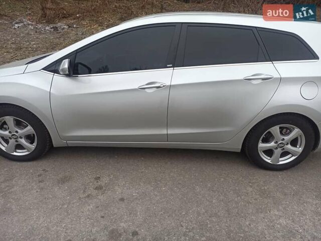 Сірий Хендай i30, об'ємом двигуна 1.6 л та пробігом 150 тис. км за 12300 $, фото 2 на Automoto.ua