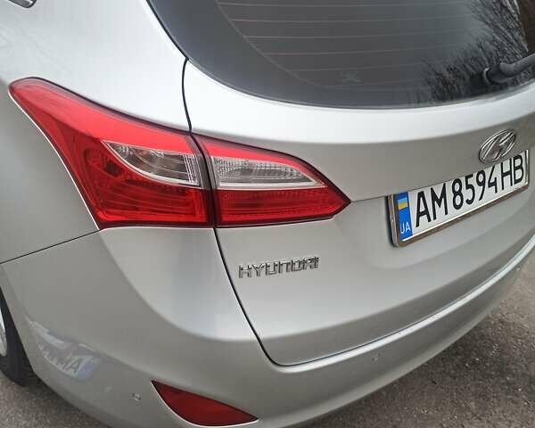 Серый Хендай i30, объемом двигателя 1.6 л и пробегом 126 тыс. км за 12300 $, фото 6 на Automoto.ua