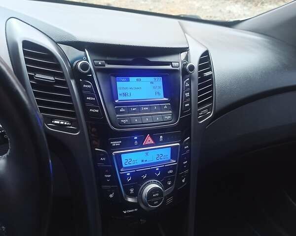 Серый Хендай i30, объемом двигателя 1.6 л и пробегом 126 тыс. км за 12300 $, фото 27 на Automoto.ua